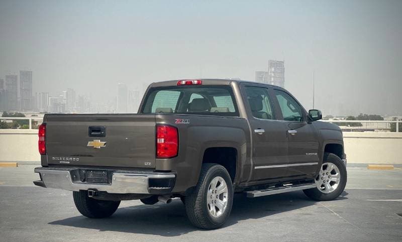 2015 Chevrolet Silverado 1500 CREW/CAB Z71 LTZ thumbnail 4