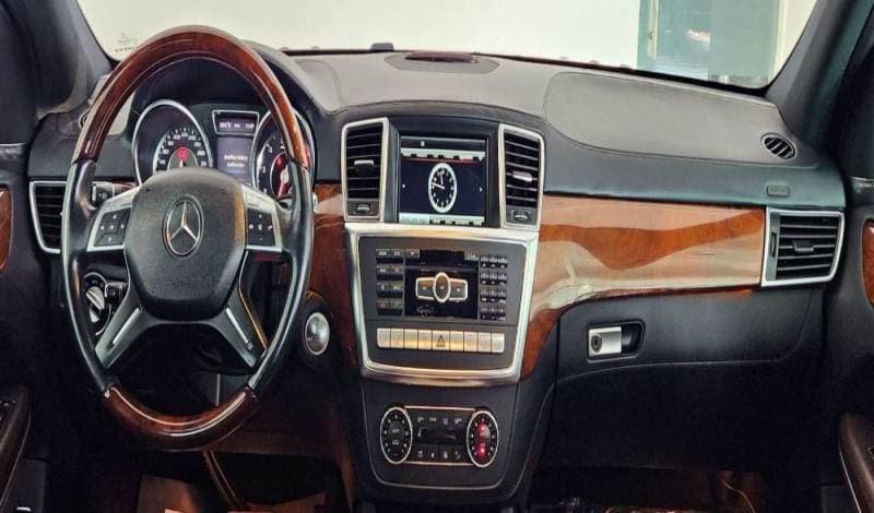 2013 Mercedes Benz GL63 AMG GCC Spec Full option 88000km thumbnail 6