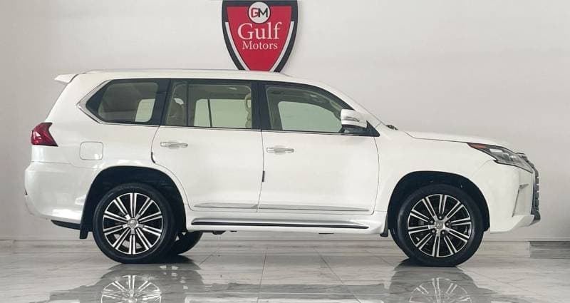 2017 Toyota Land Cruiser GXR thumbnail 3