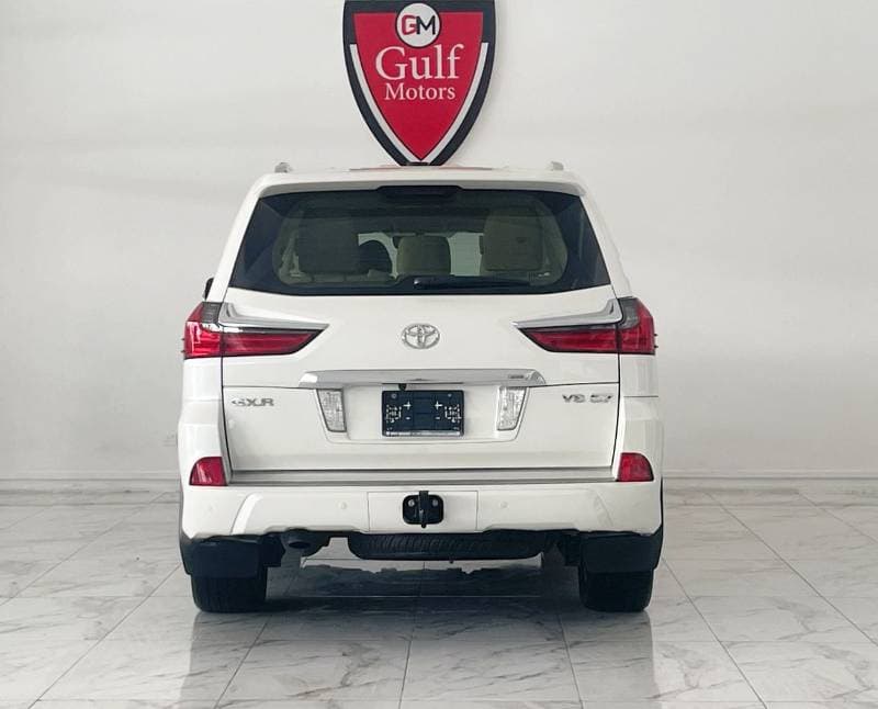 2017 Toyota Land Cruiser GXR thumbnail 5