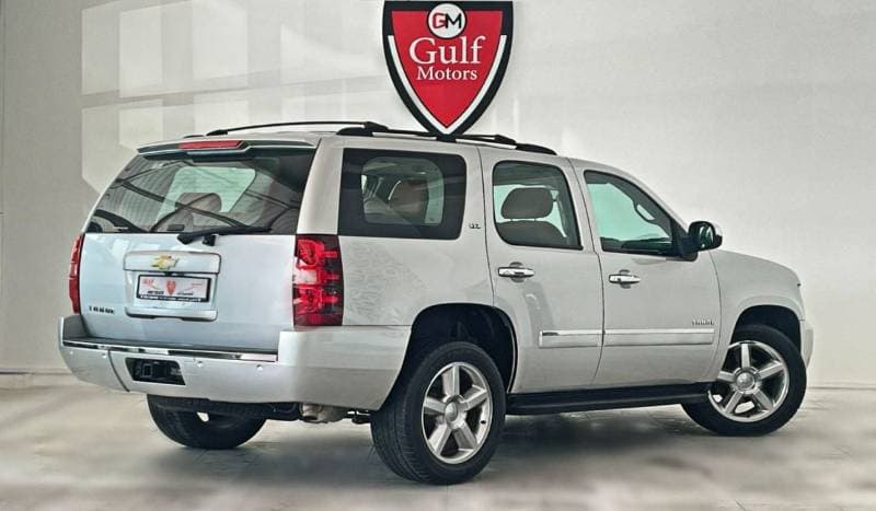 2014 Chevrolet Tahoe LTZ thumbnail 4