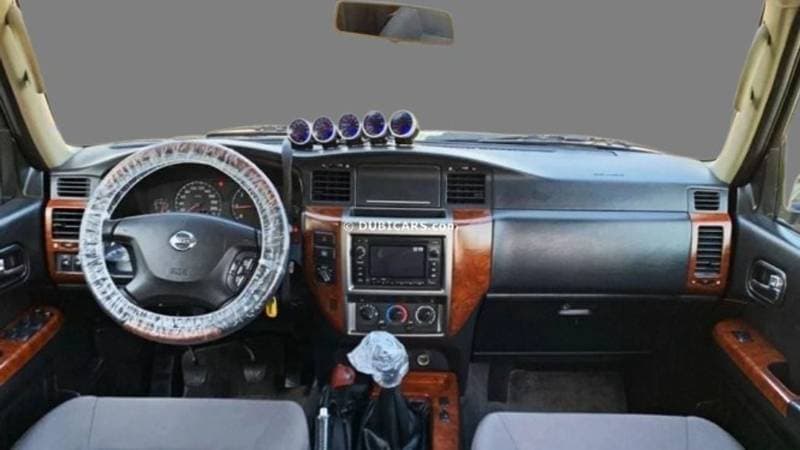 2015 Nissan Patrol SAFARI thumbnail 8