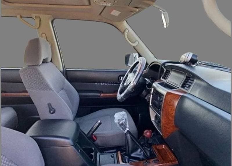 2015 Nissan Patrol SAFARI thumbnail 7