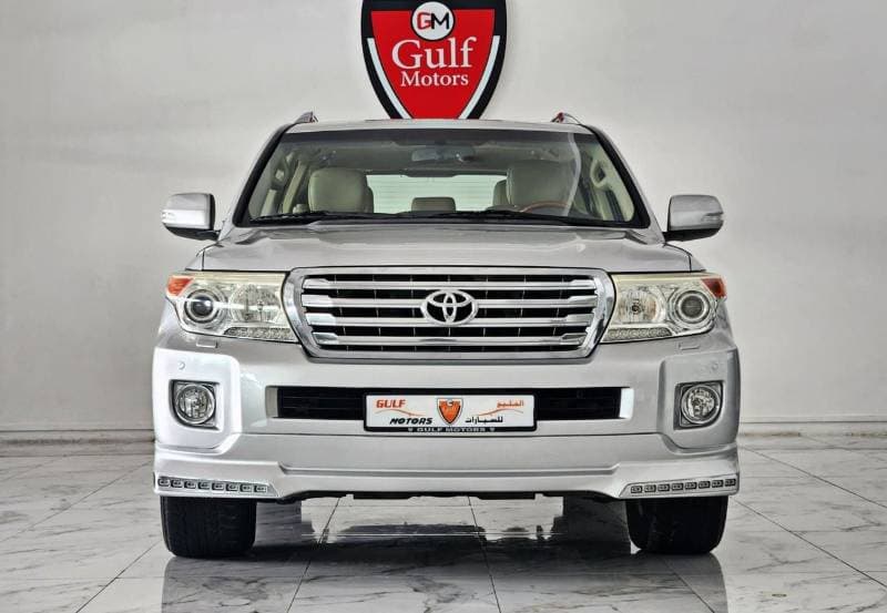 2013 Toyota Land Cruiser GXR thumbnail 2