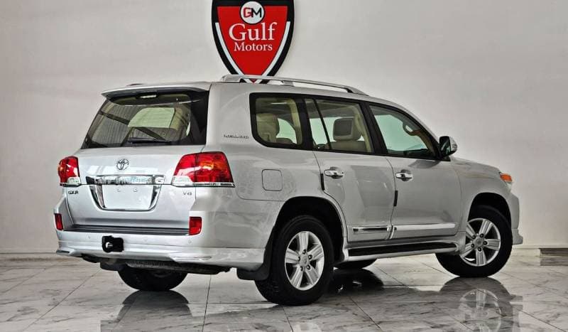 2013 Toyota Land Cruiser GXR thumbnail 4