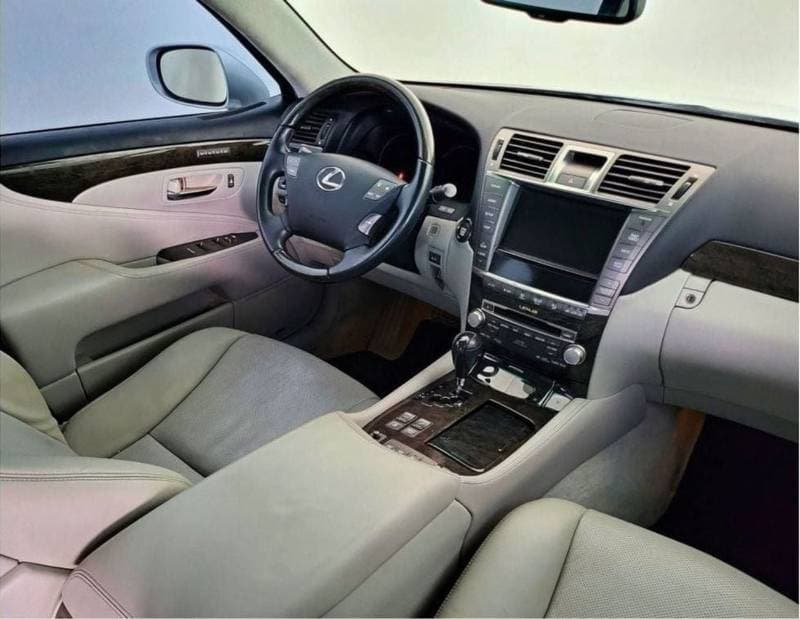 2012 Lexus LS460 PREMIER LWB thumbnail 8