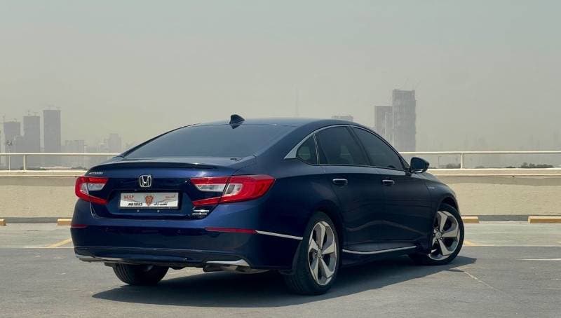 2018 Honda Accord 2.0l hybrid touring thumbnail 4