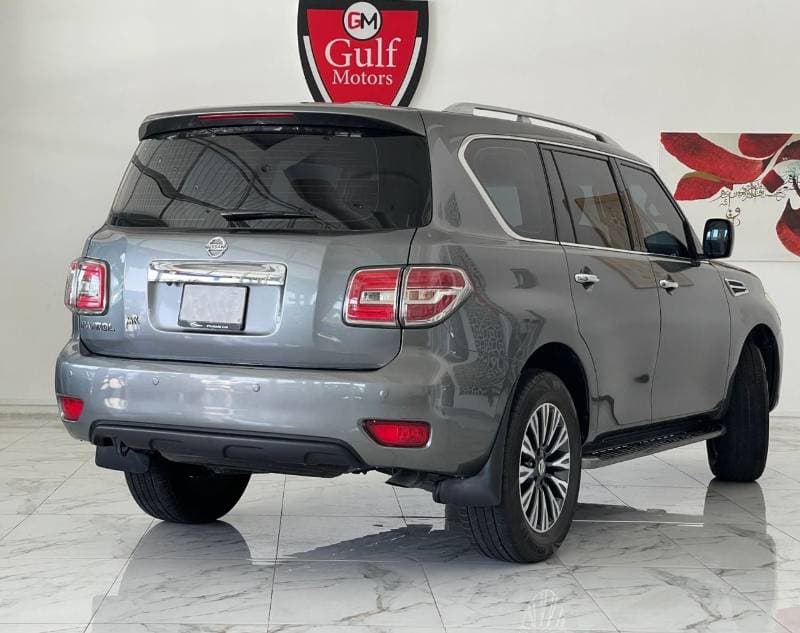 2017 Nissan Patrol SE T1 thumbnail 4