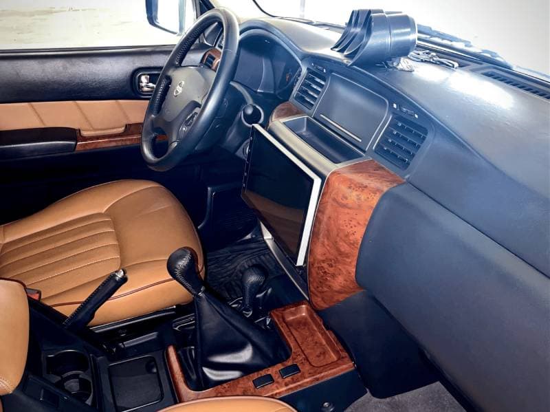 2016 Nissan Patrol HT SAFARI thumbnail 6