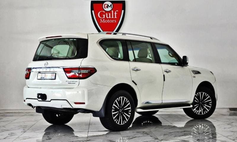 2013 Nissan Patrol LE PLATINUM thumbnail 3