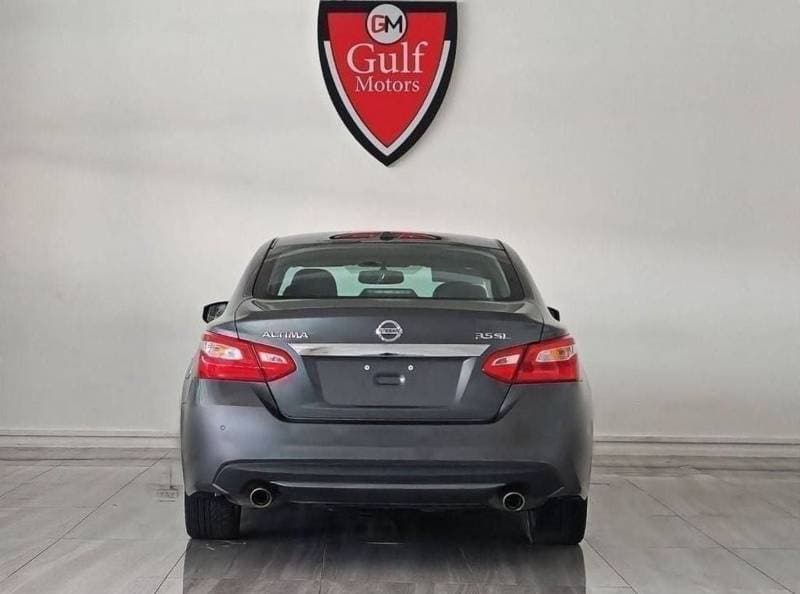 2017 Nissan Altima SL thumbnail 5