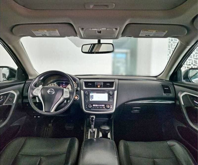 2017 Nissan Altima SL thumbnail 6