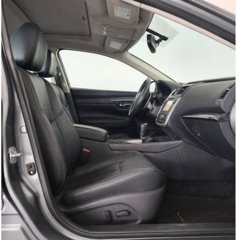 2017 Nissan Altima SL thumbnail 8