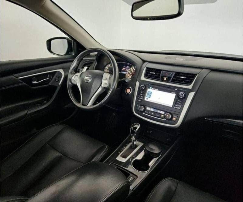 2017 Nissan Altima SL thumbnail 7