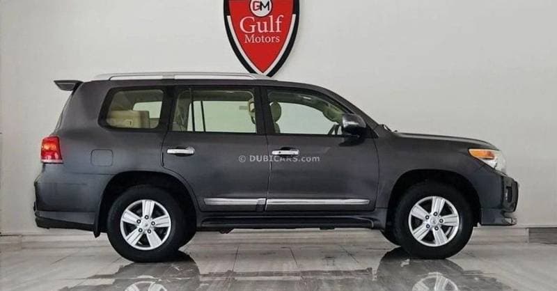 2013 Toyota Land Cruiser GXR thumbnail 3