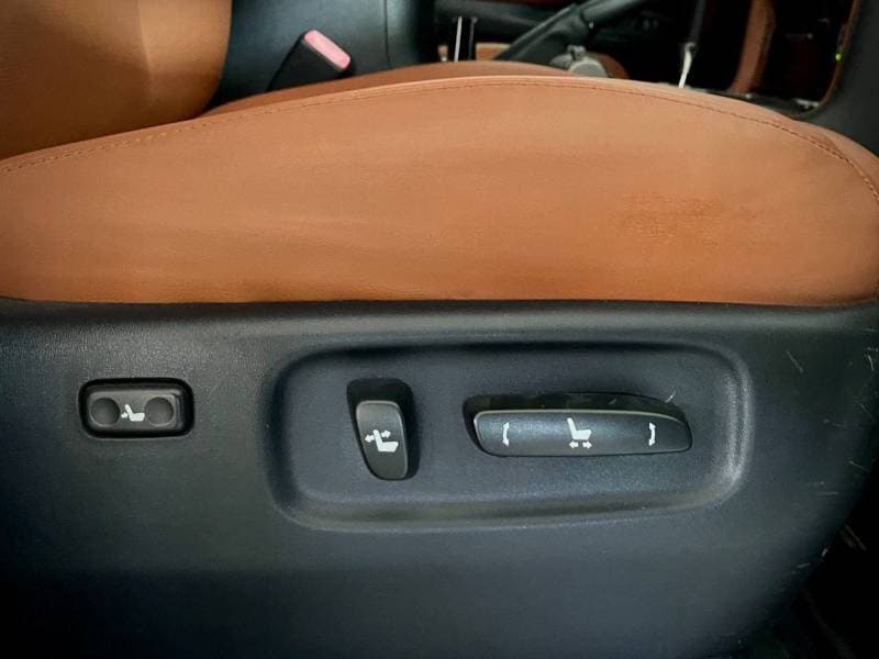 2011 Lexus LX570 TOP thumbnail 8