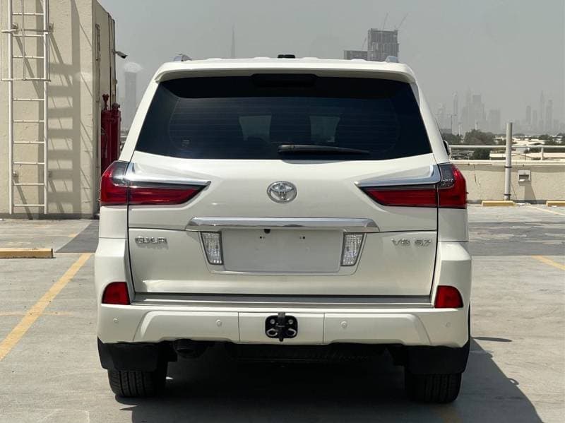 2017 Toyota Land Cruiser GXR thumbnail 5