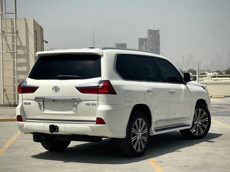2017 Toyota Land Cruiser GXR thumbnail 4