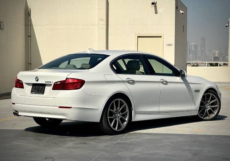 2012 BMW 528i EXECUTIVE thumbnail 4