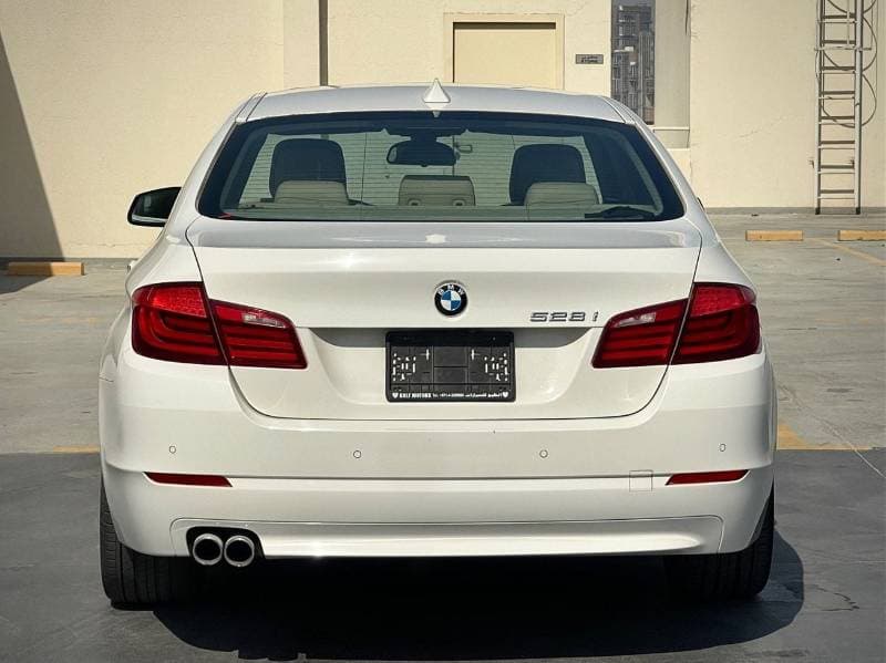 2012 BMW 528i EXECUTIVE thumbnail 5