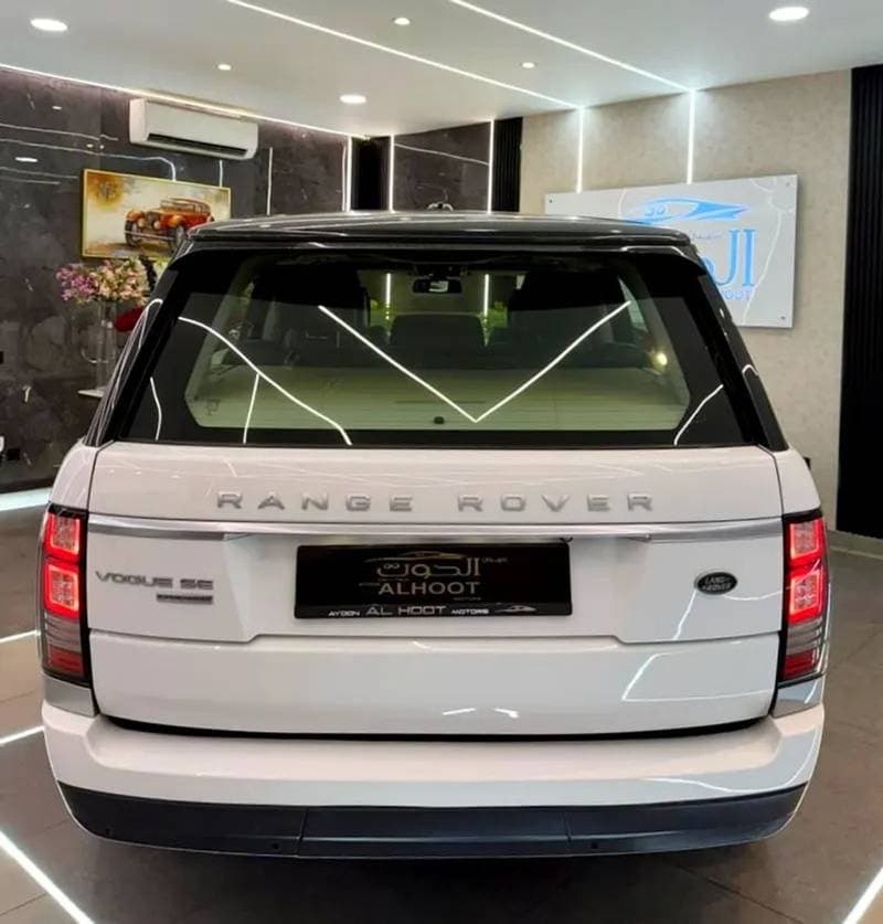 2016 Land Rover Range Rover VOGUE SE thumbnail 6
