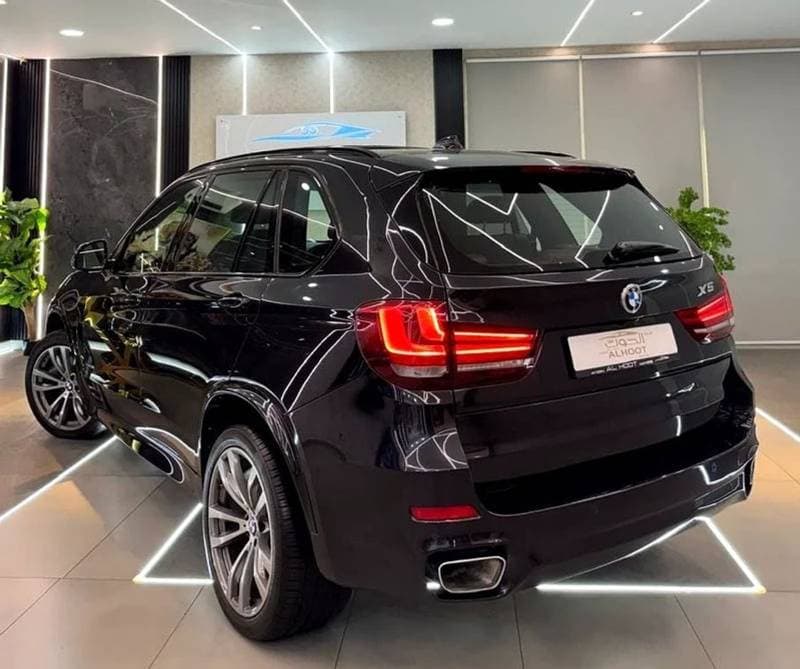 2017 BMW X5 50i M SPORT thumbnail 4