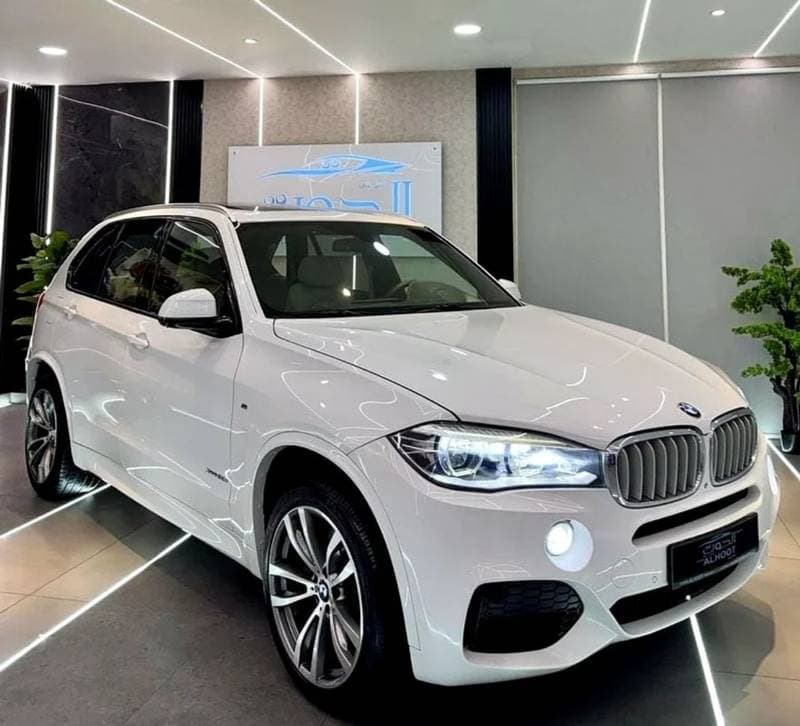 2015 BMW X5 50i thumbnail 2