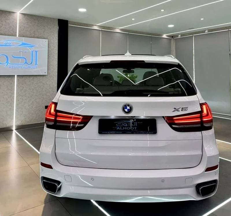 2015 BMW X5 50i thumbnail 6