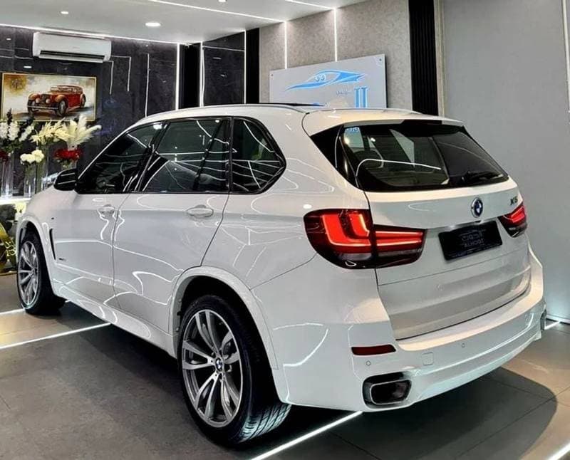 2015 BMW X5 50i thumbnail 8