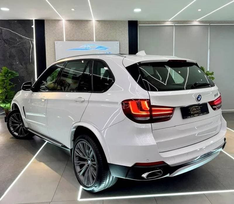 2016 BMW X5 50i thumbnail 5