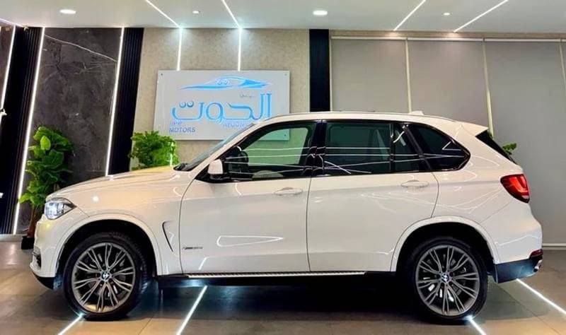 2015 BMW X5 50i M SPORT thumbnail 7