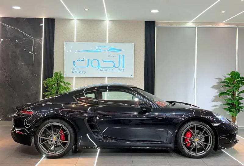 2018 Porsche Cayman thumbnail 6