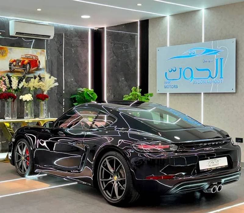 2018 Porsche Cayman thumbnail 4