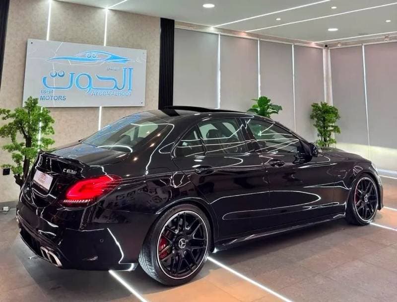 2017 Mercedes Benz C 63 S thumbnail 4