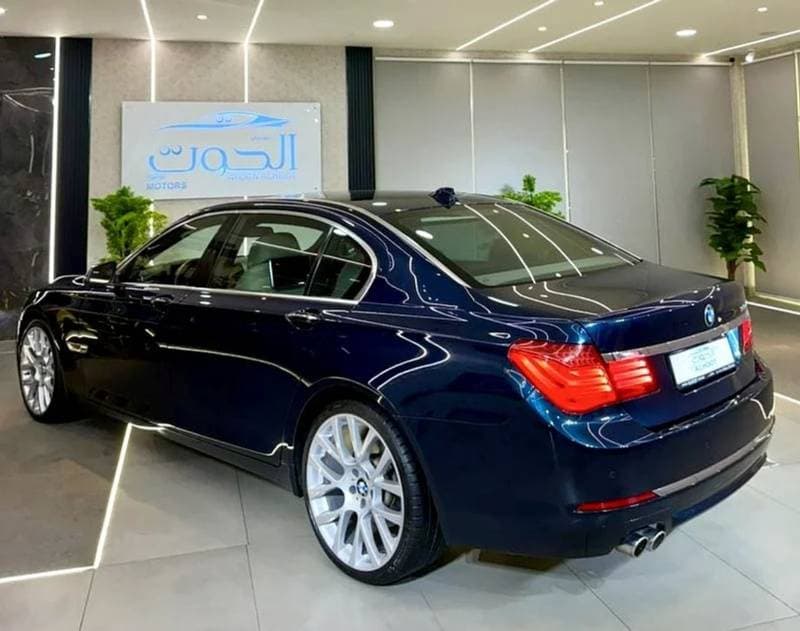 2015 BMW 730Li EXCLUSIVE thumbnail 3