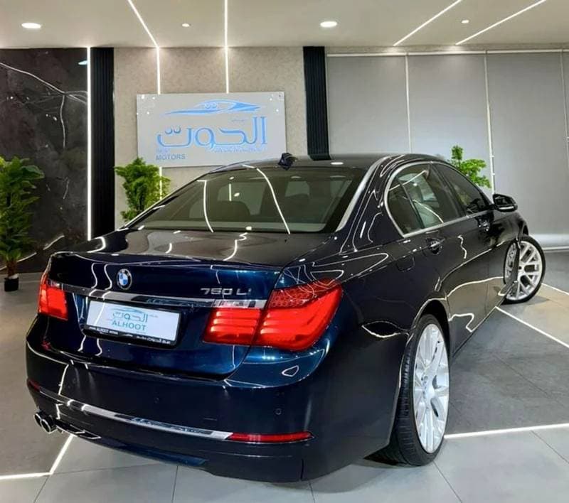 2015 BMW 730Li EXCLUSIVE thumbnail 4