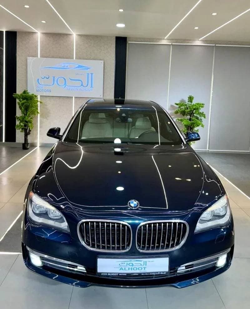 2015 BMW 730Li EXCLUSIVE thumbnail 5