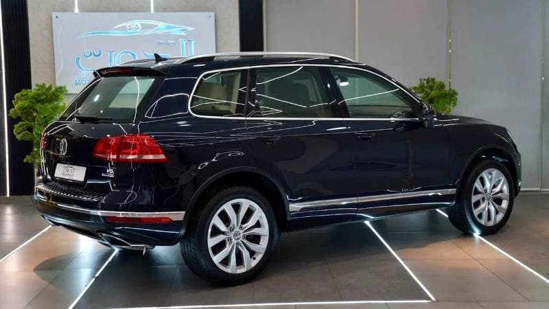 2017 Volkswagen Touareg R LINE thumbnail 4