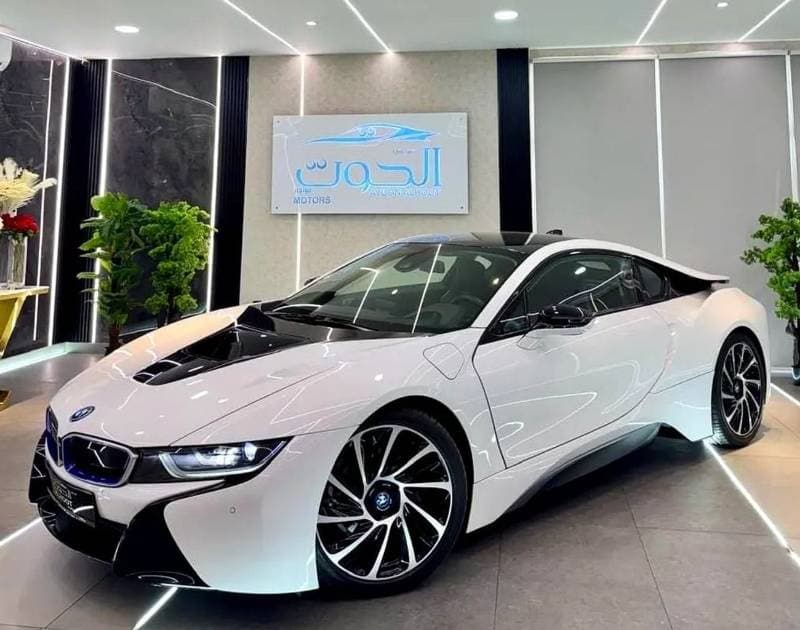 2015 BMW i8 STANDARD thumbnail 3