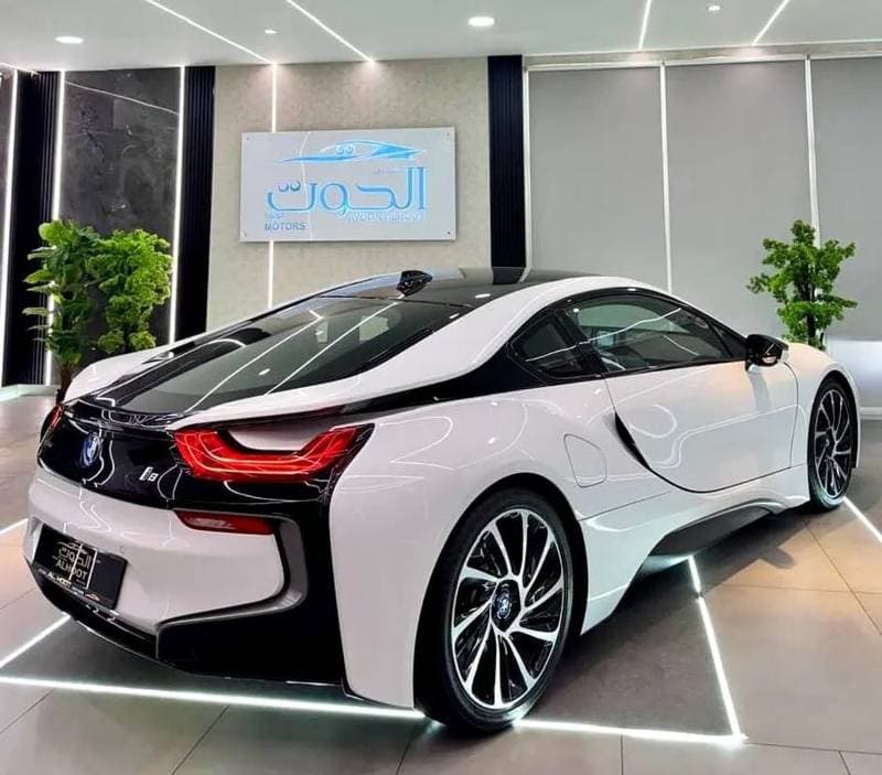 2015 BMW i8 STANDARD thumbnail 8