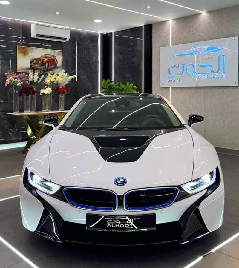 2015 BMW i8 STANDARD thumbnail 5