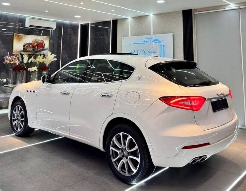 2018 Maserati Levante GRANLUSSO thumbnail 4