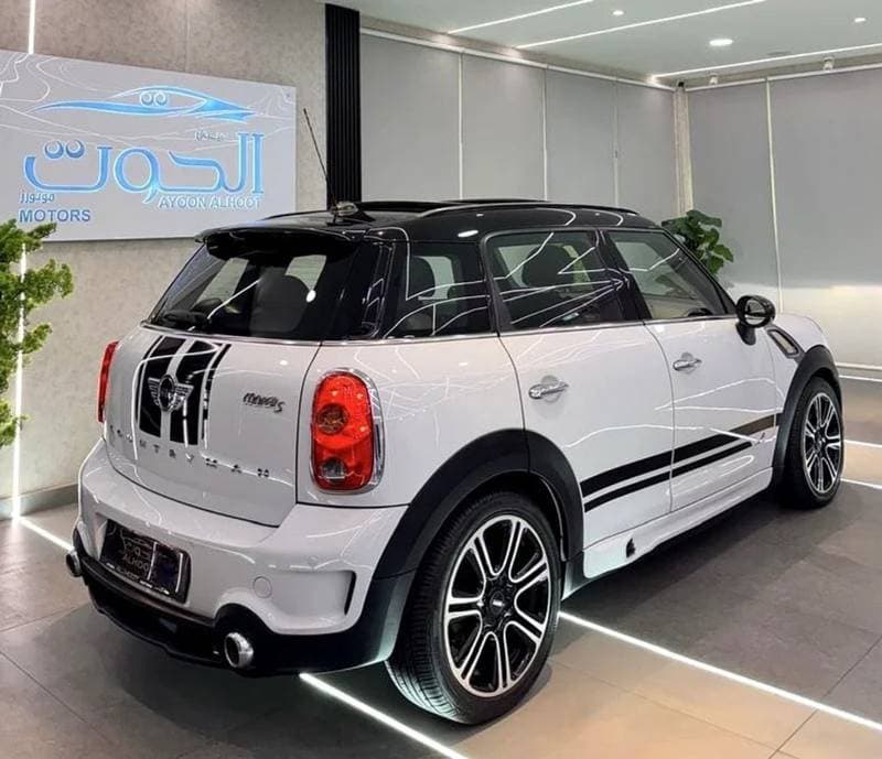 2017 Mini Countryman thumbnail 2