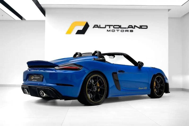 2025 Porsche 718 Spyder RS thumbnail 2