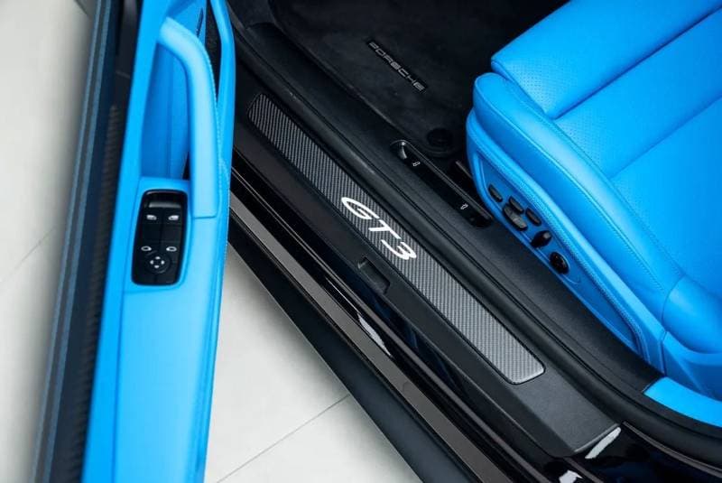 2025 Porsche 911 GT3 thumbnail 8