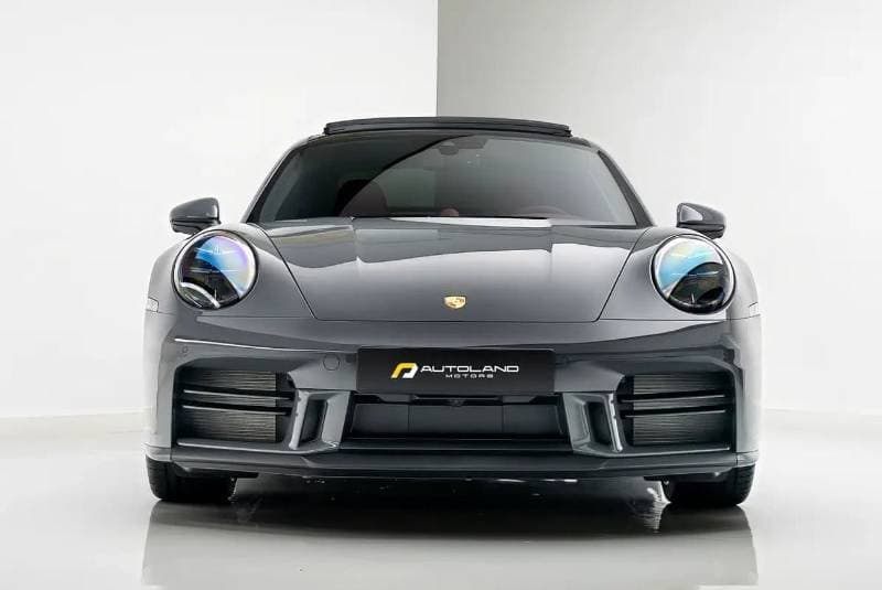 2025 Porsche 911 CARRERA thumbnail 3