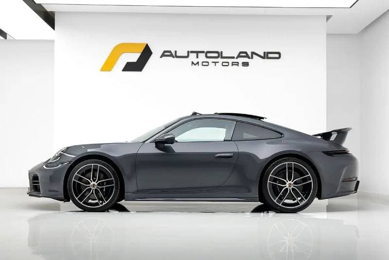 2025 Porsche 911 CARRERA thumbnail 2