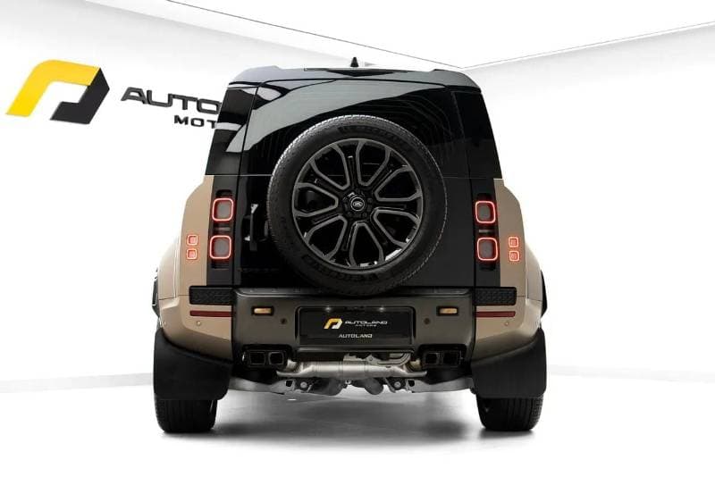 2025 Land Rover Defender thumbnail 5