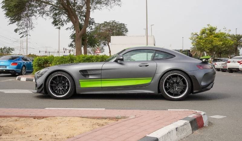 2019 Mercedes Benz AMG GTR thumbnail 4
