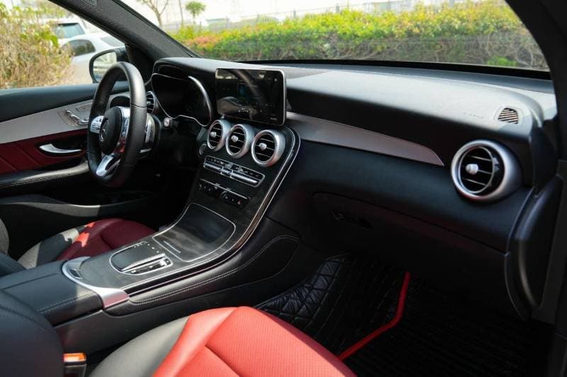 2020 Mercedes Benz GLC 300 AMG thumbnail 8
